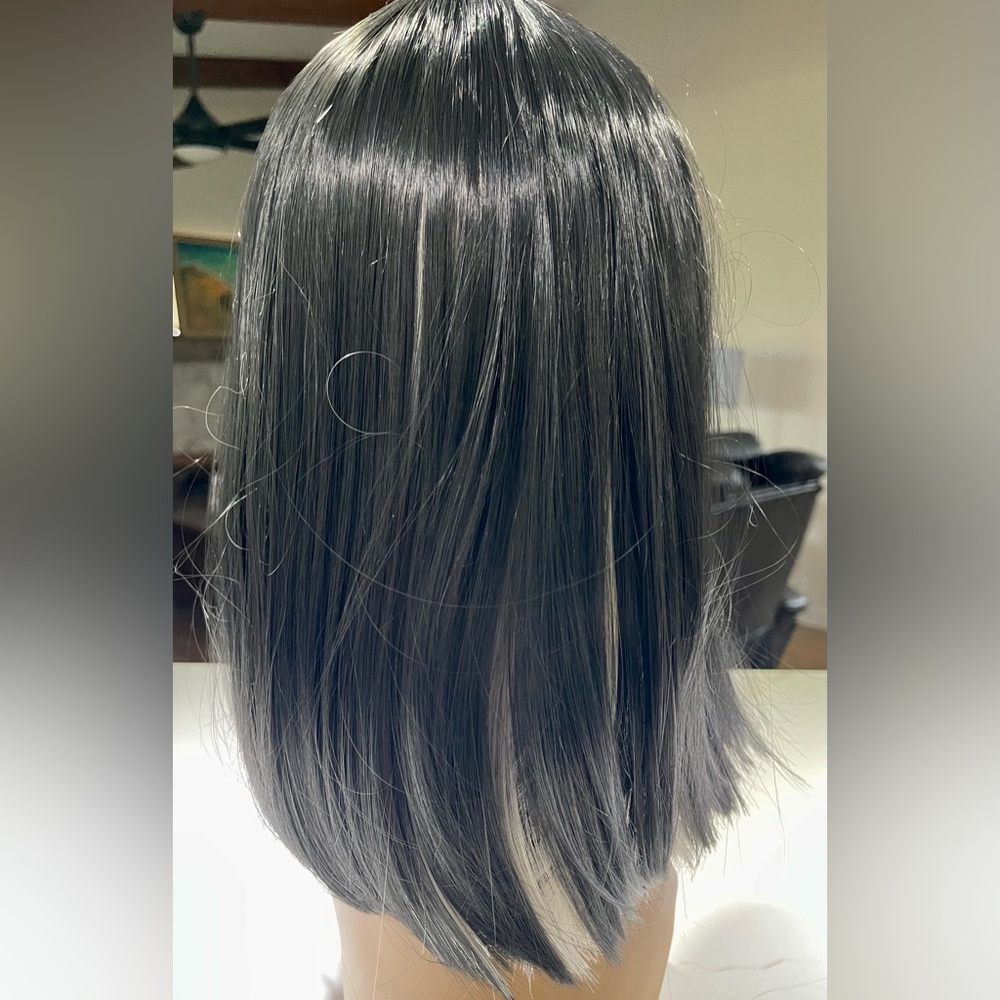 HAIR, 16” long wig, Bob cut, Black with silver underneath - Picture 6 of 9